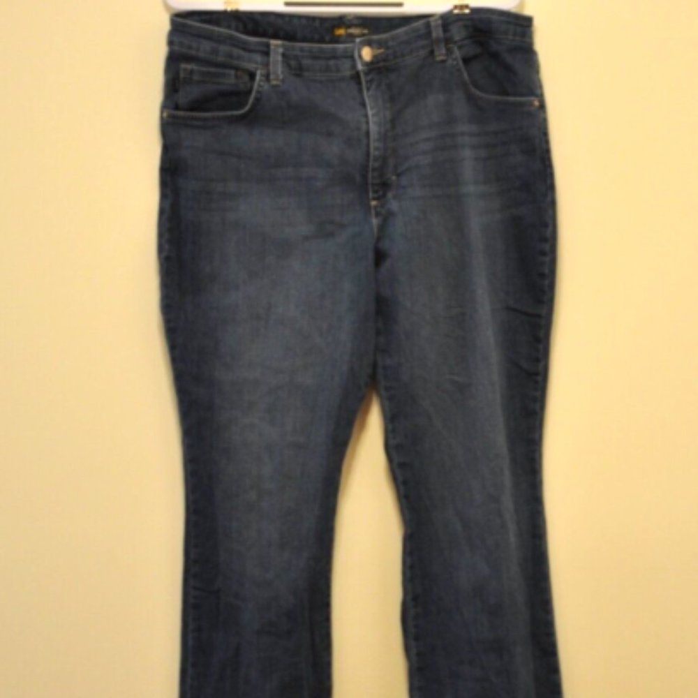 Lee Women's Missy Instantly Slims Relaxed Fit High Rise Jeans Size 18 Medium